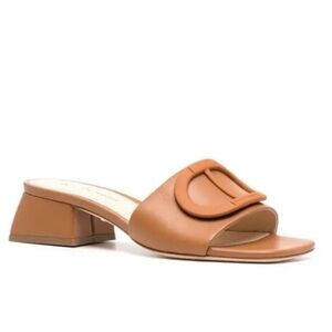 DEE OCLEPPO Dizzy Slip On Embellished Slide Low Block Heel Sandals Biscotti 8.5